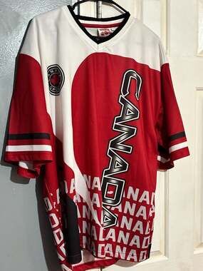 Teepee Canada Sports Jersey Red White Black Size Large